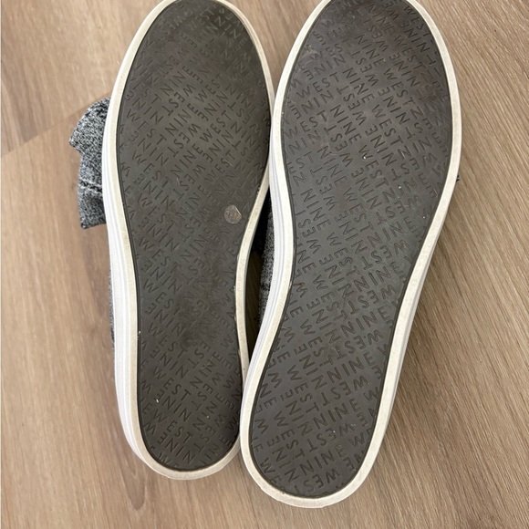 Nine West Onosha woman’s 7.5 Grey Plaid Platform Sneakers Shoes Bow Slip on - Picture 6 of 8